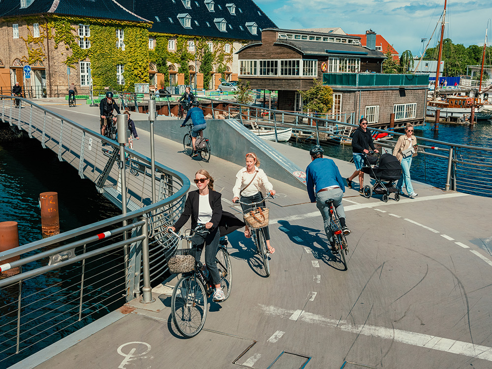 Cykler ved Christianshavn. Visitdenmark.